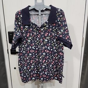 Women Within Floral Button-Up Shirt with Navy Collar Size 30/32
